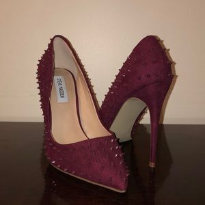 Steve Madden NWOT Spikey heels maroon size 8.5M